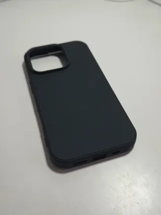 TRE Cover iPhone 16 Pro in Silicone - Beige, Nero,