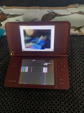 Pacchetto 2x Nintendo DSi XL (Verde e Rosso) - Da Riparare