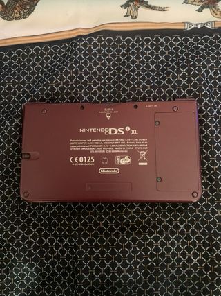 Pacchetto 2x Nintendo DSi XL (Verde e Rosso) - Da Riparare