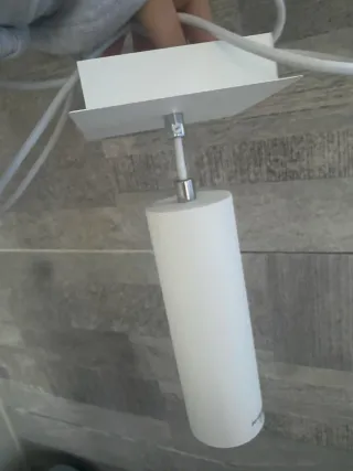 Lampada a sospensione una nera e una bianca in met