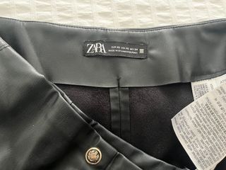 Falda pantalón polipiel Zara