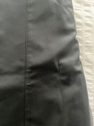 Falda pantalón polipiel Zara