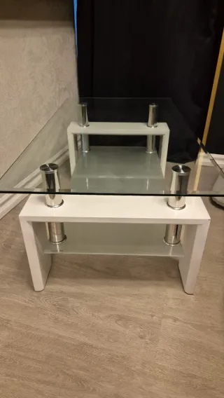 Mesa de centro de cristal y metal