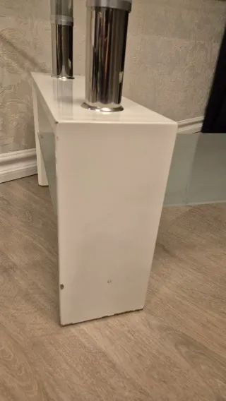 Mesa de centro de cristal y metal