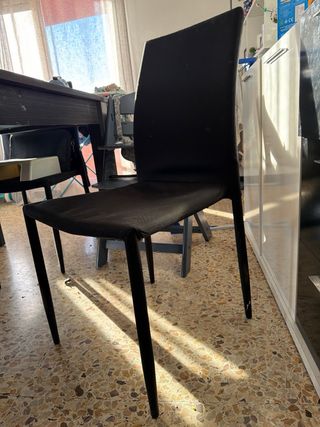 Mesa de comedor de madera