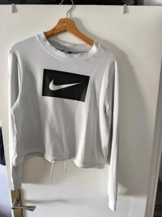 Sudadera Nike gris