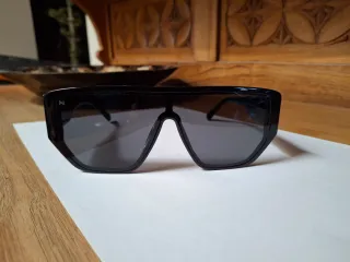 Gafas de sol Hawkers Metro Black Dark Eco