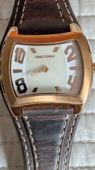 Reloj Time Force Dorado y Marrón