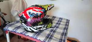 Casco de motocross Airoh Black Twist Crazy