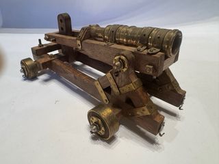 Cannone decorativo artigianale legno e ottone