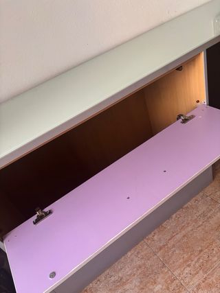 Escritorio gris con tapa de cristal bkanca