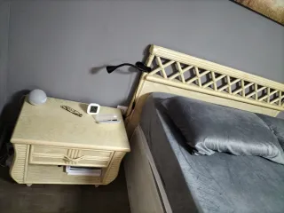 Mesillas y cabecero 135