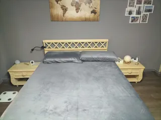 Mesillas y cabecero 135