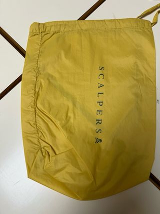 Chaleco plumífero amarillo