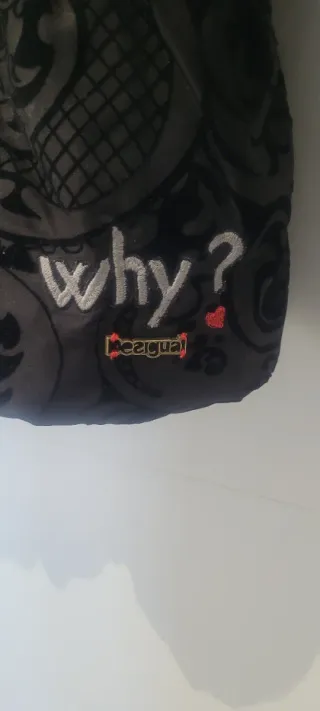 Abrigo acolchado elegante con cinturón