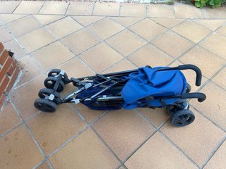 Silla de paseo plegable azul