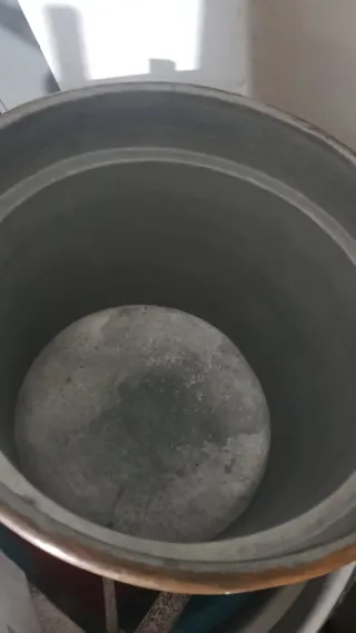 Pentola in rame antica