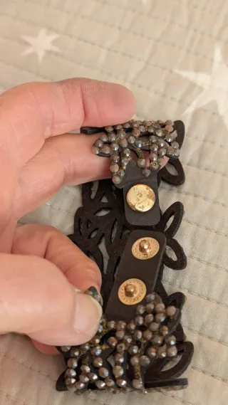 Pulsera mujer con flores y pedrería