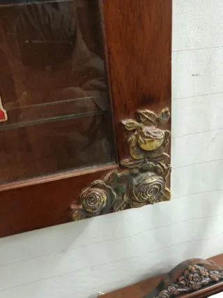 Vetrina espositore in noce