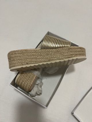 Plataforma esparto dorada sin estrenar, sin marca