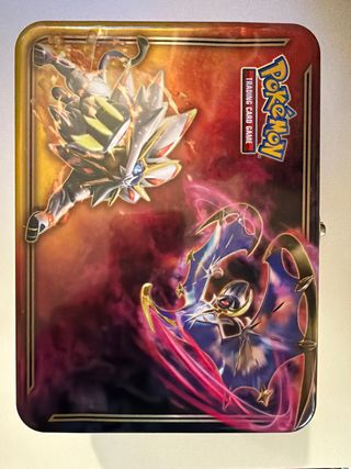 Caja metálica Pokémon Incluye las cartas