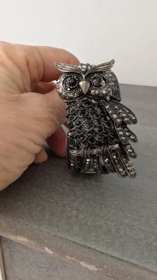 Pulsera de búho con pedrería