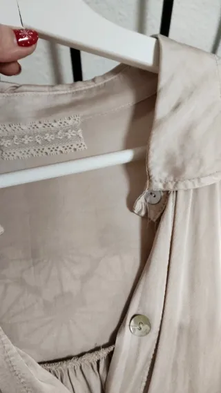 Blusa satinada beige talla única , oversize