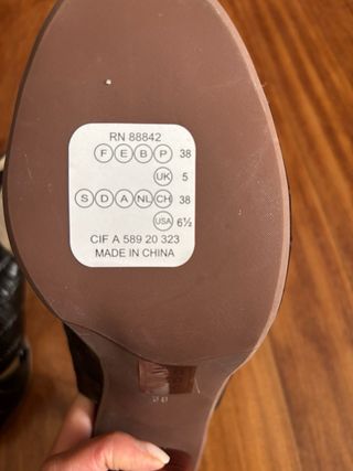 Sandalias negras piel efecto cocodrilo