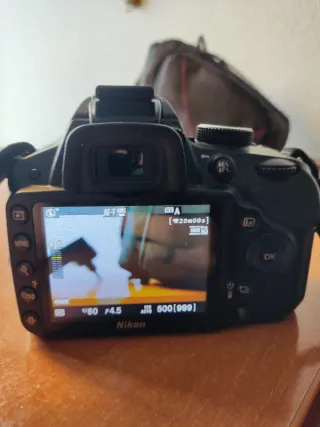 Cámara Reflex Nikon Negra + Accesorios