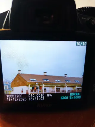 Cámara Reflex Nikon Negra + Accesorios