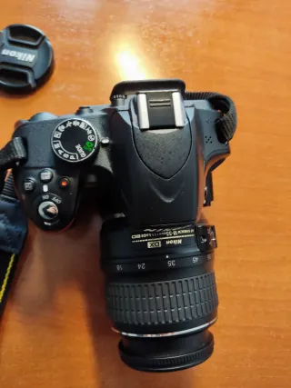 Cámara Reflex Nikon Negra + Accesorios