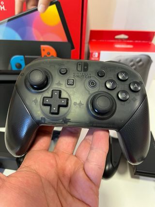 Nintendo Switch OLED Roja y Multicolor