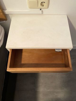 Cabecero y mesitas de noche madera