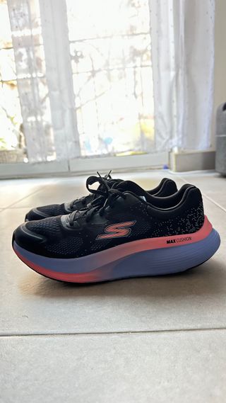 Zapatillas Skechers Max Cushion Negro/Rosa