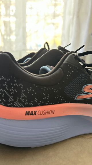 Zapatillas Skechers Max Cushion Negro/Rosa