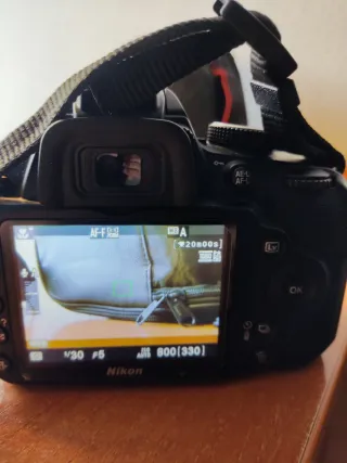 Cámara Reflex Nikon d3200 como nueva + Accesorios