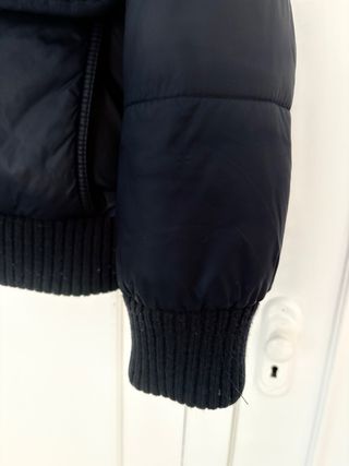 Chaqueta de plumas Abercrombie & Fitch azul marino