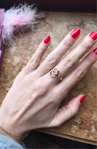 Anel Dourado com Cristais