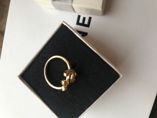 Anel Dourado com Cristais