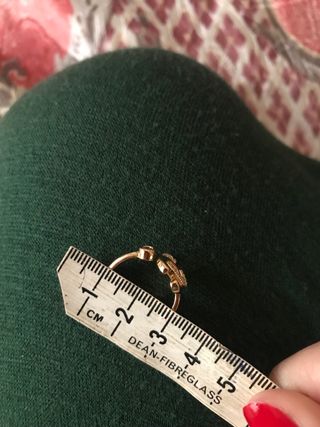 Anel Dourado com Cristais