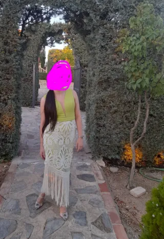 Vestido verde lima y blanco con encaje