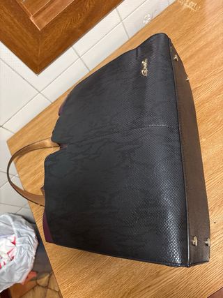 Bolso Negro Dorado y Morado