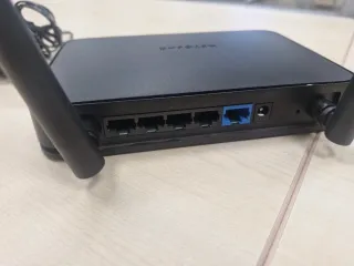 Router Netgear Negro con Antenas