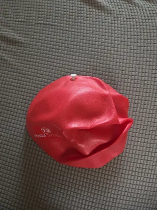 Pelota Yoga Studio Roja