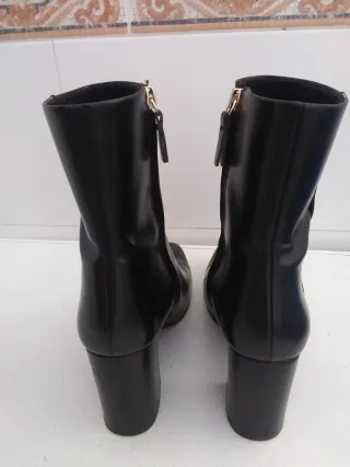 Botines negros tacón