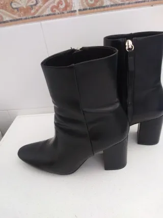 Botines negros tacón