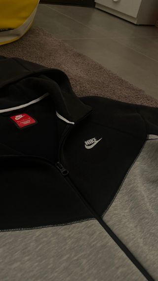 Sudadera Nike Tech Fleece Negra y Gris