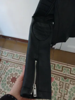 Chaqueta Zara Negra .