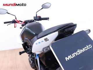 SUZUKI GSX-8S