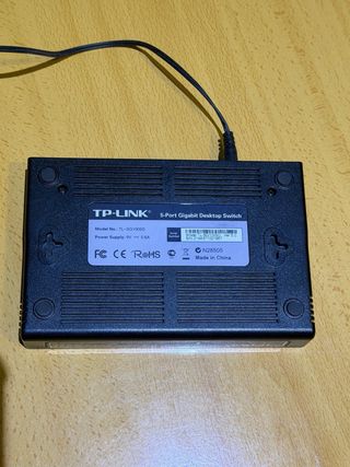 Switch Gigabit TP-Link 5 Puertos Negro